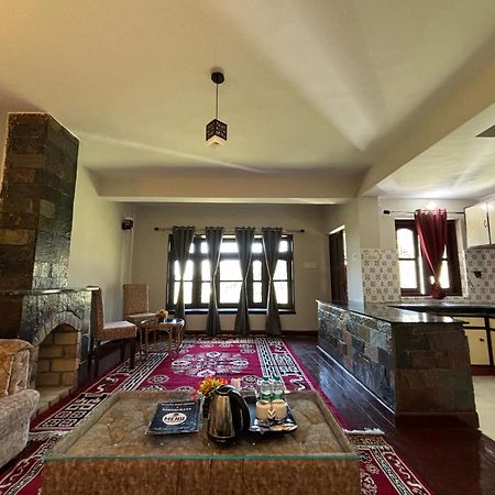 נייניטל Kumaon Roop Resort Near Kainchi Dham מראה חיצוני תמונה