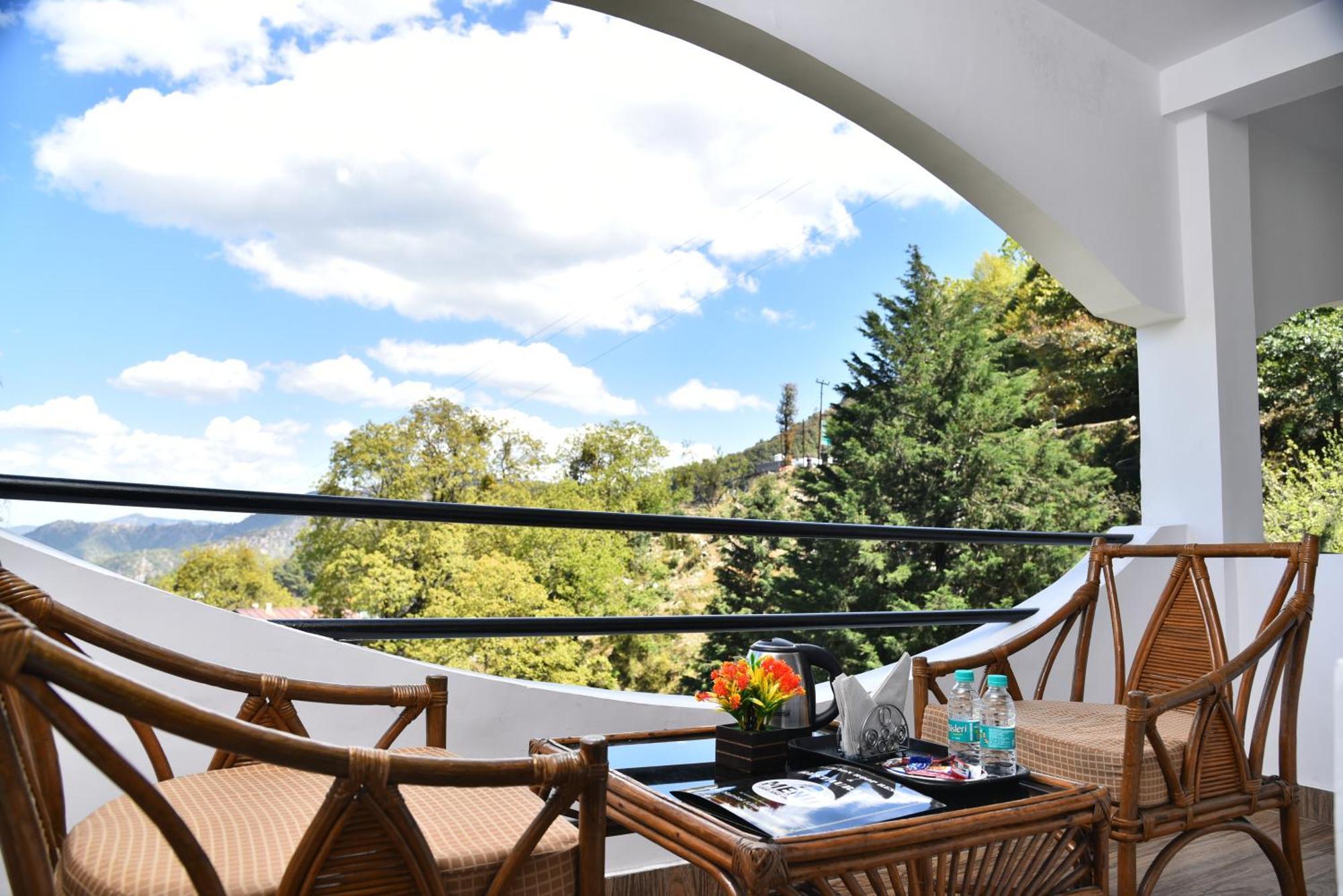 נייניטל Kumaon Roop Resort Near Kainchi Dham מראה חיצוני תמונה