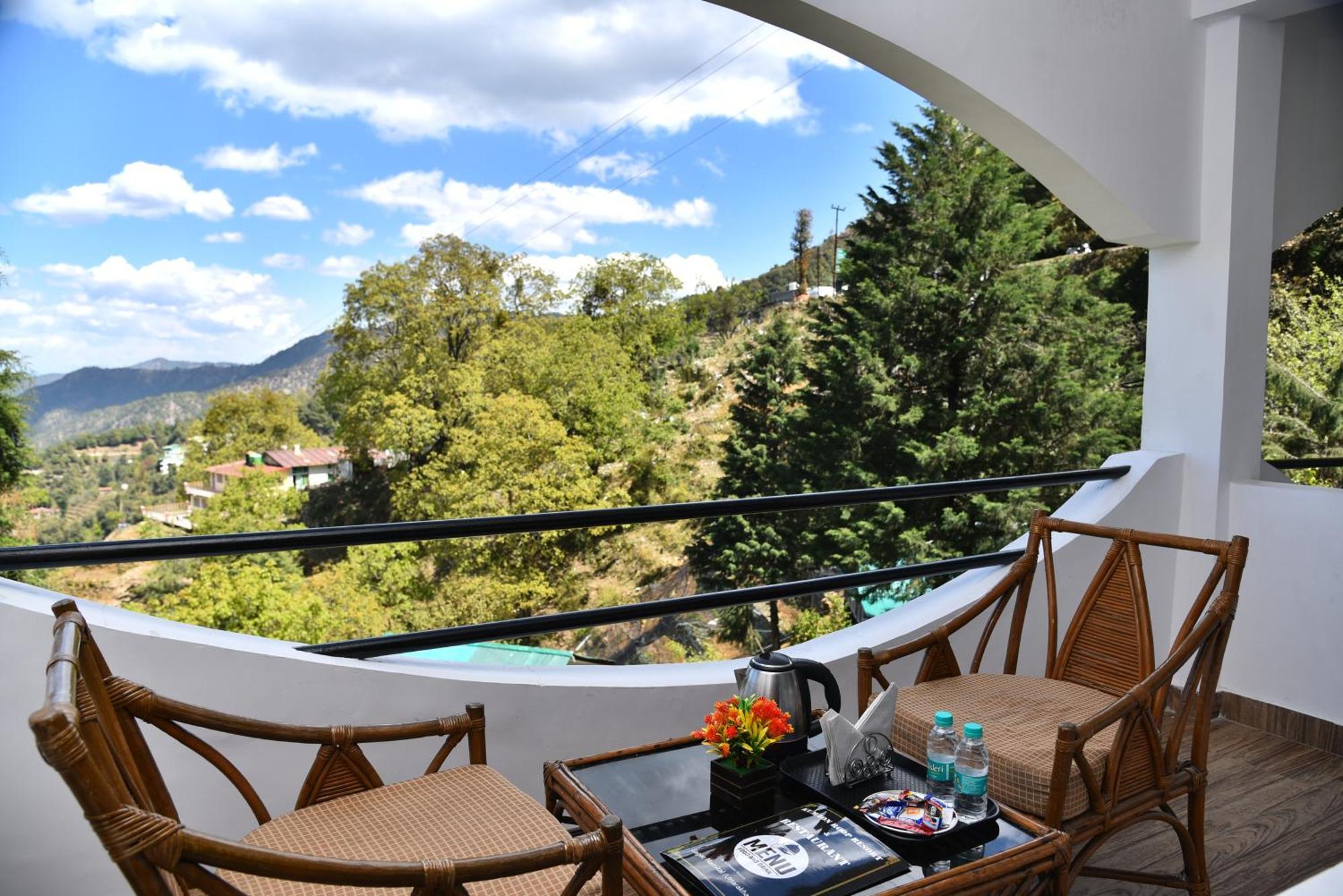 נייניטל Kumaon Roop Resort Near Kainchi Dham מראה חיצוני תמונה