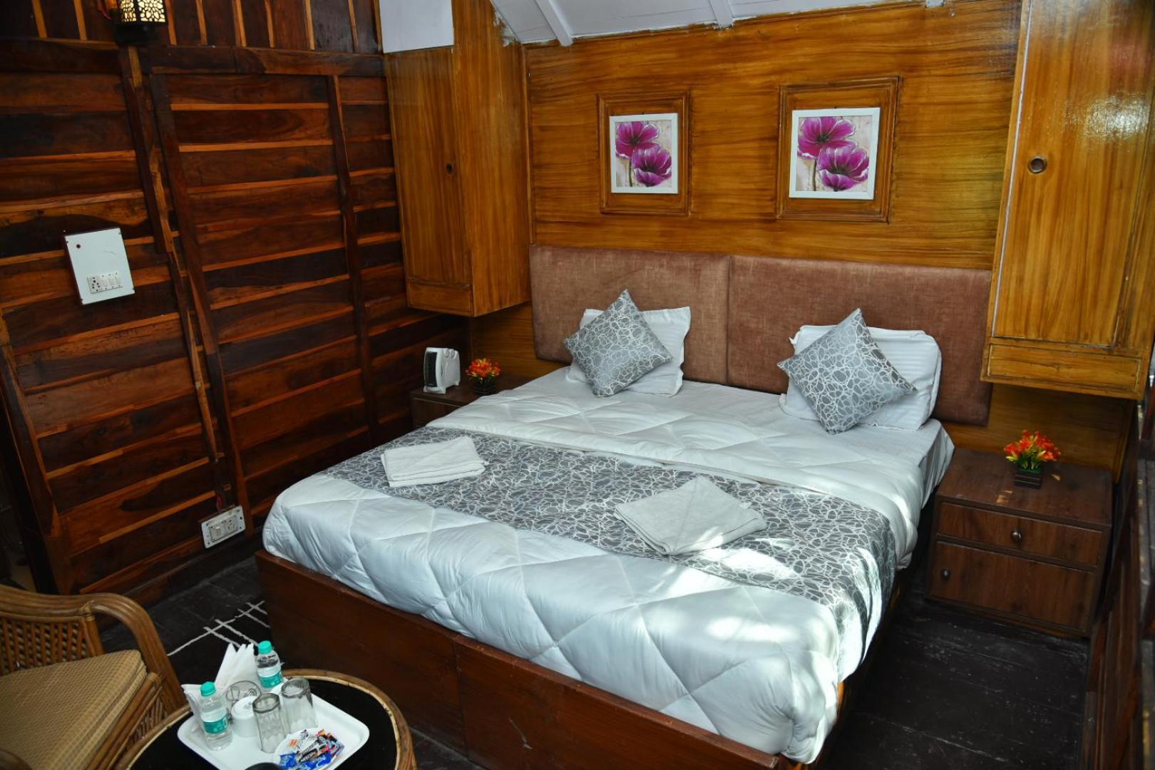 נייניטל Kumaon Roop Resort Near Kainchi Dham מראה חיצוני תמונה
