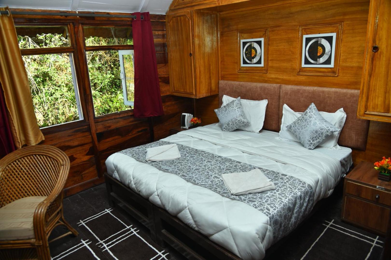 נייניטל Kumaon Roop Resort Near Kainchi Dham מראה חיצוני תמונה