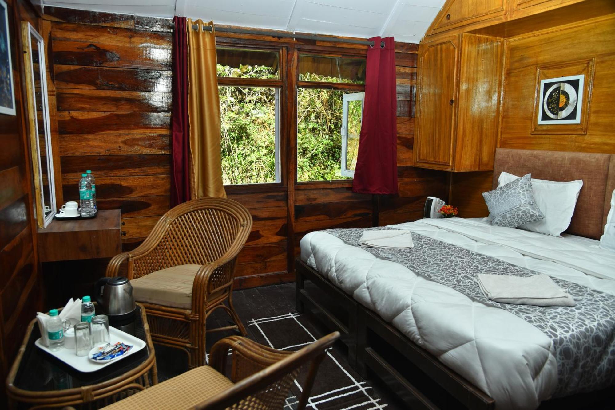 נייניטל Kumaon Roop Resort Near Kainchi Dham מראה חיצוני תמונה
