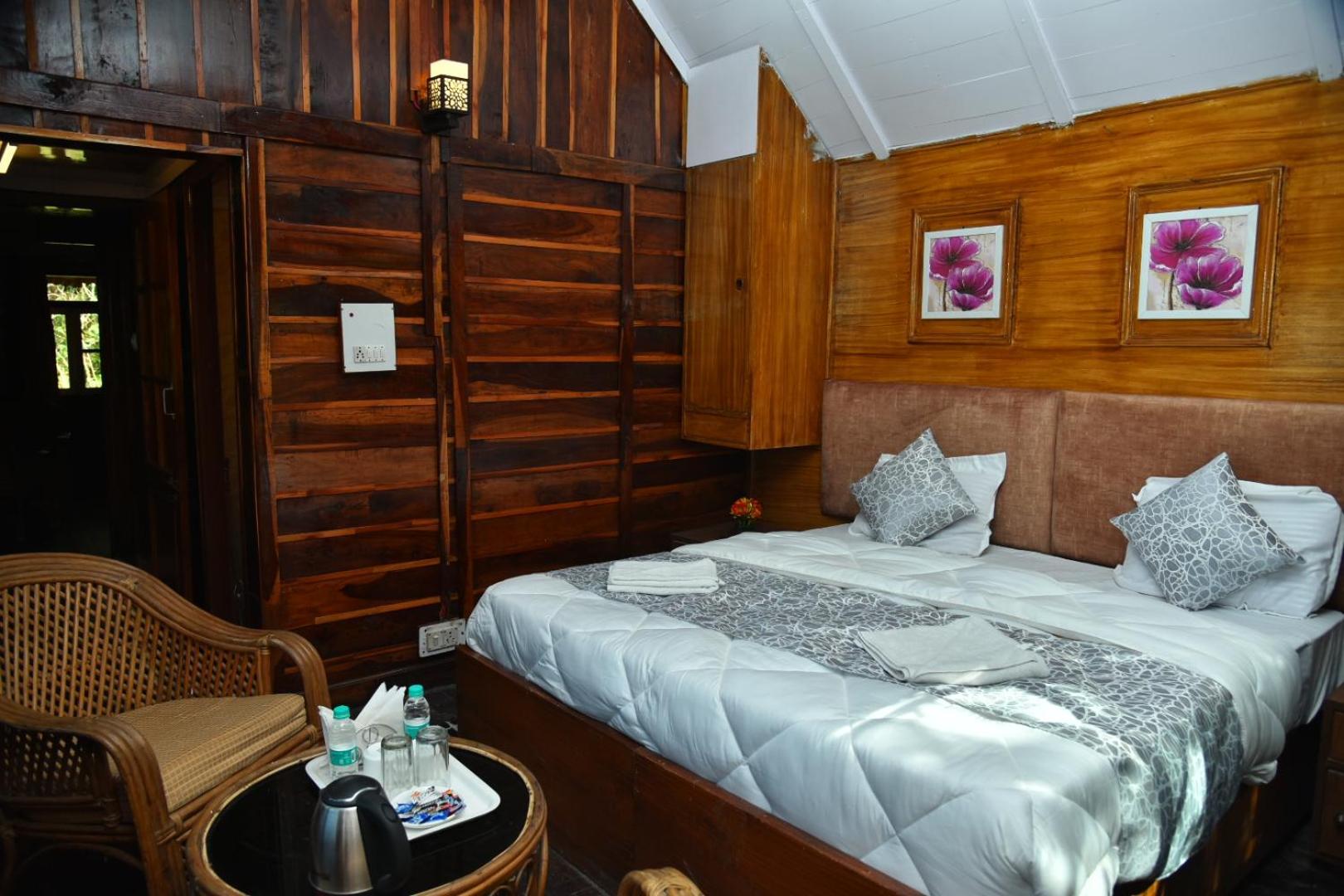 נייניטל Kumaon Roop Resort Near Kainchi Dham מראה חיצוני תמונה