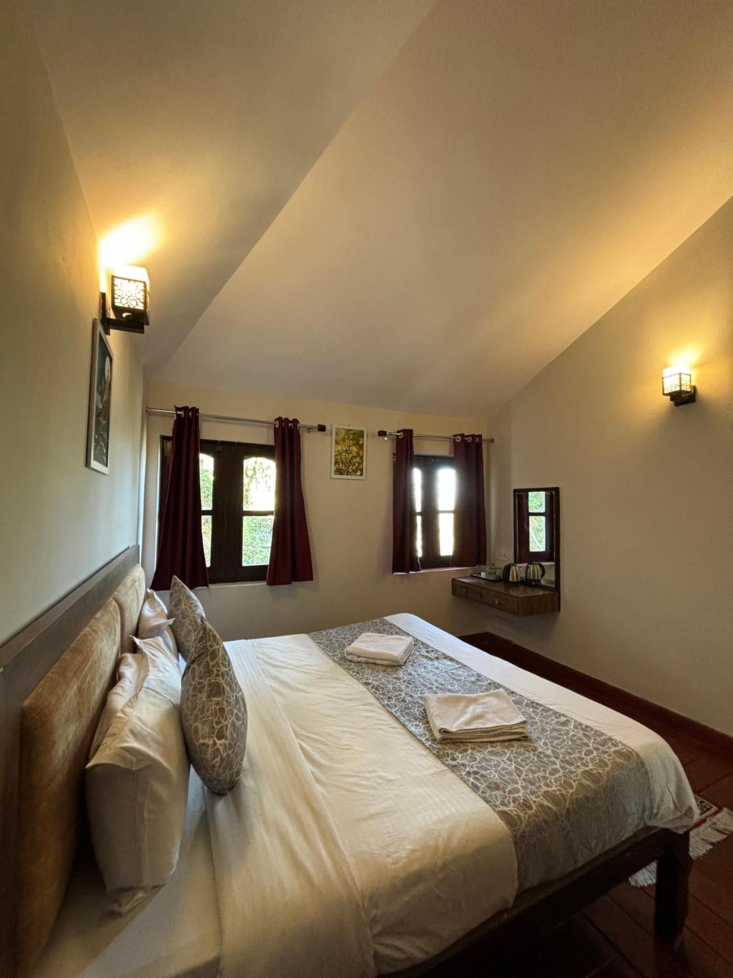 נייניטל Kumaon Roop Resort Near Kainchi Dham מראה חיצוני תמונה