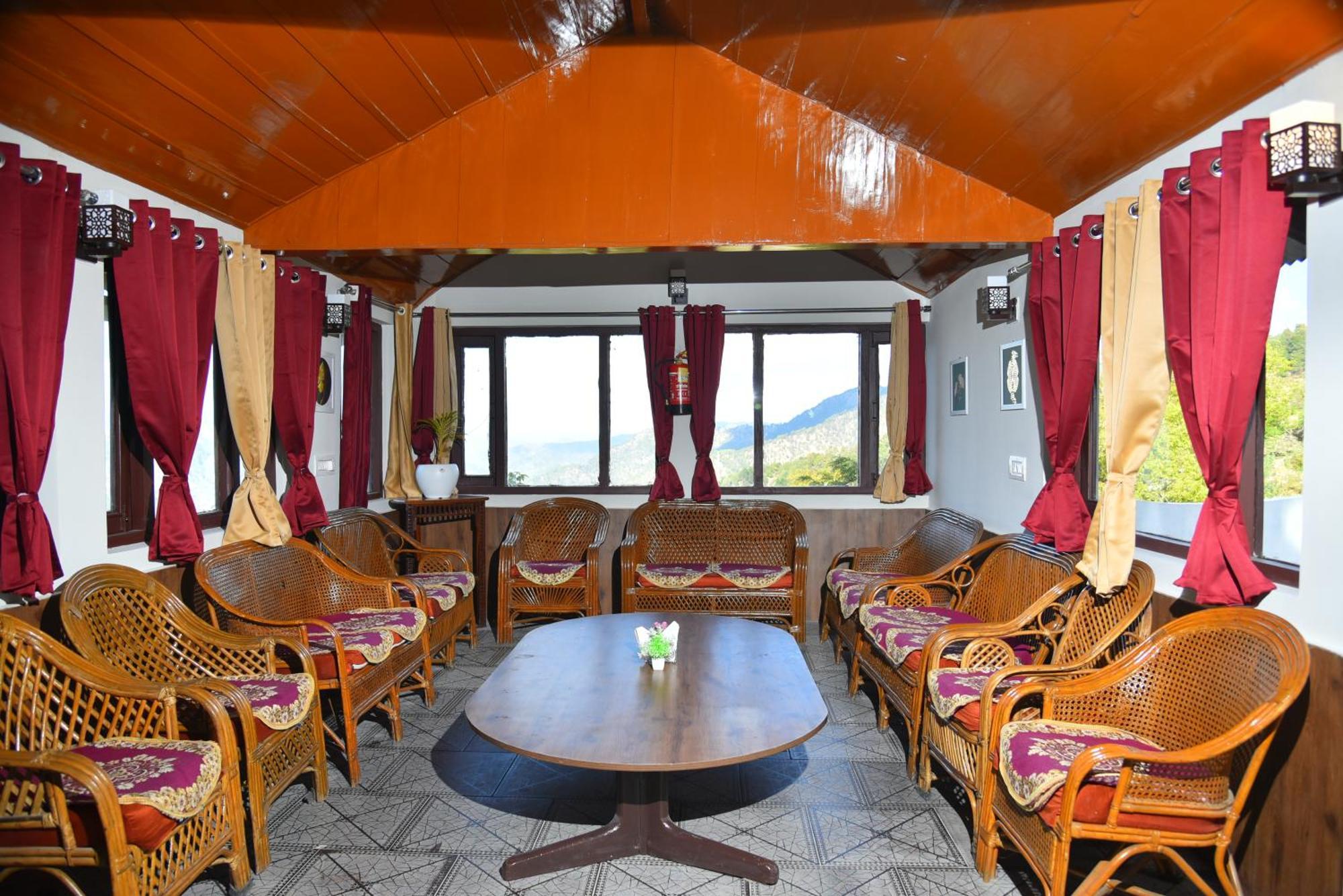 נייניטל Kumaon Roop Resort Near Kainchi Dham מראה חיצוני תמונה