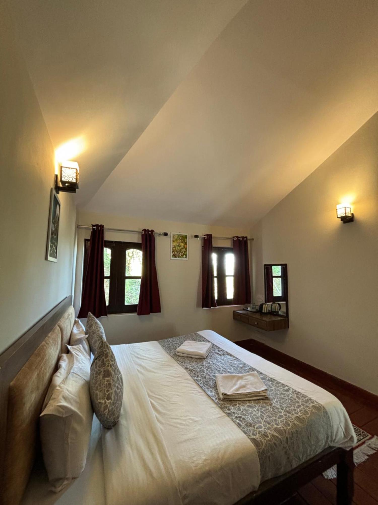 נייניטל Kumaon Roop Resort Near Kainchi Dham מראה חיצוני תמונה
