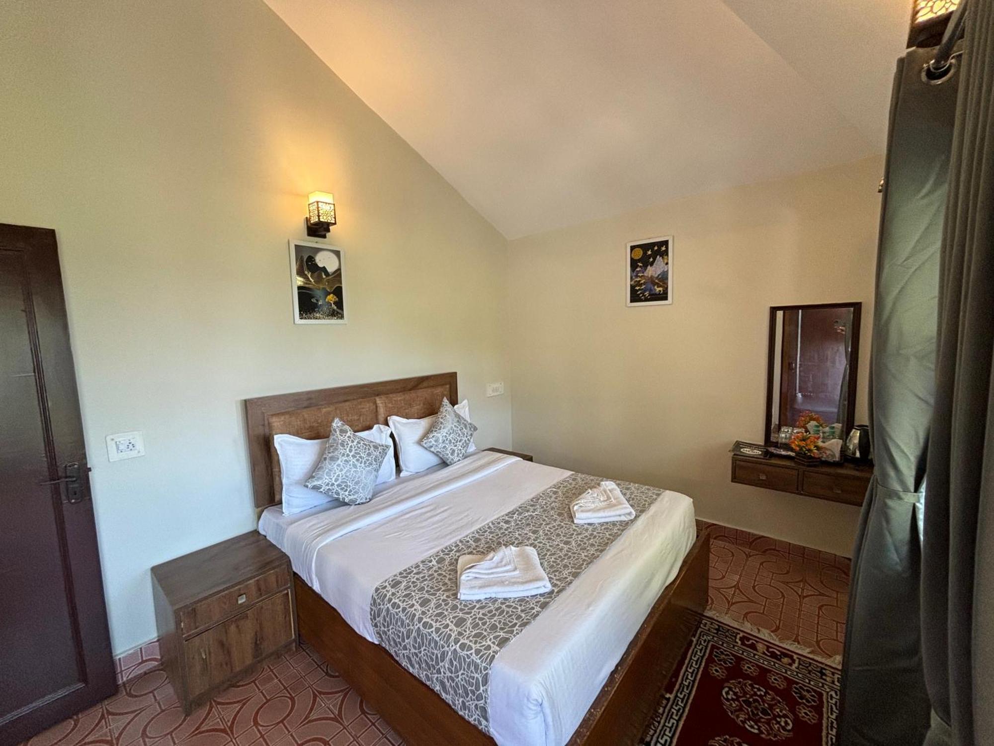 נייניטל Kumaon Roop Resort Near Kainchi Dham מראה חיצוני תמונה