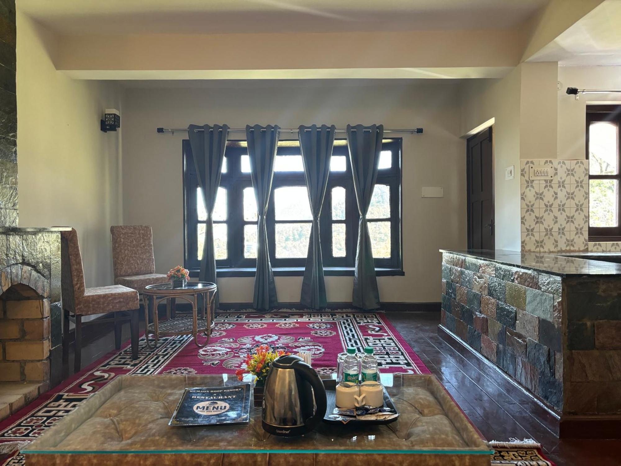 נייניטל Kumaon Roop Resort Near Kainchi Dham מראה חיצוני תמונה