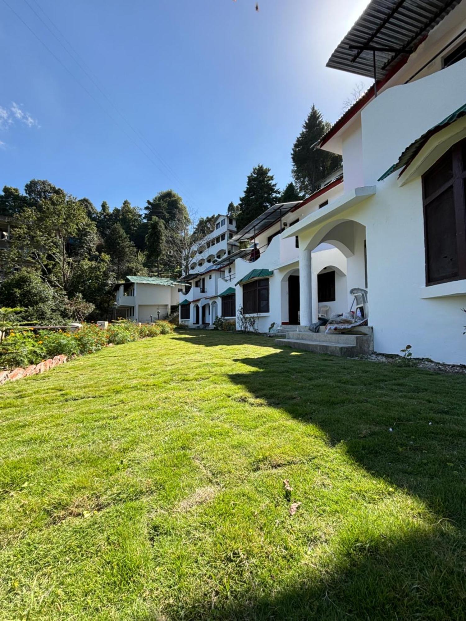 נייניטל Kumaon Roop Resort Near Kainchi Dham מראה חיצוני תמונה