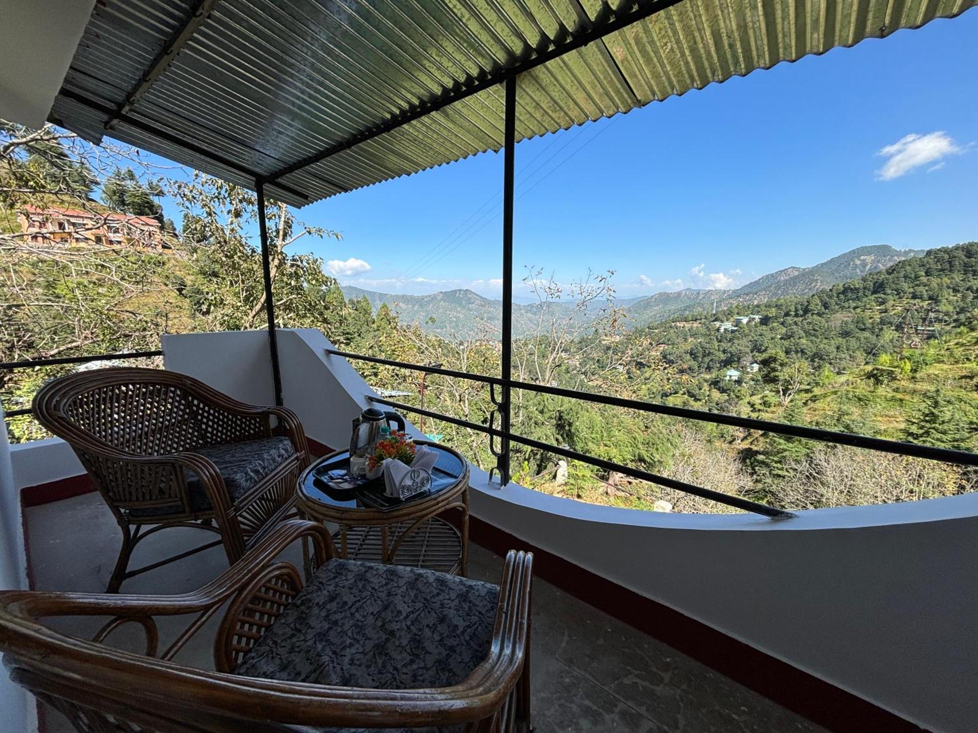 נייניטל Kumaon Roop Resort Near Kainchi Dham מראה חיצוני תמונה