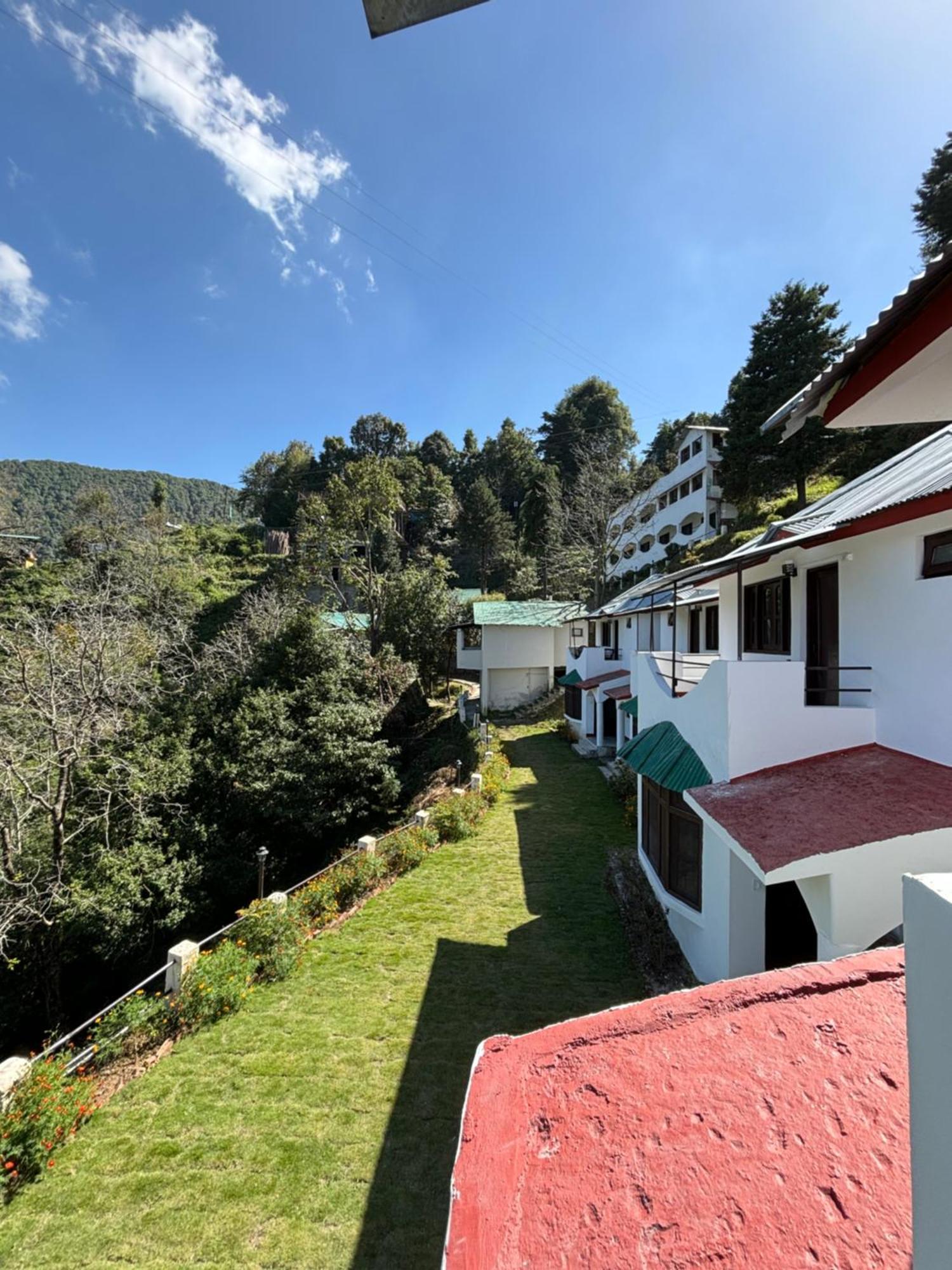 נייניטל Kumaon Roop Resort Near Kainchi Dham מראה חיצוני תמונה